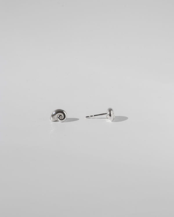 Nautilus stud earrings