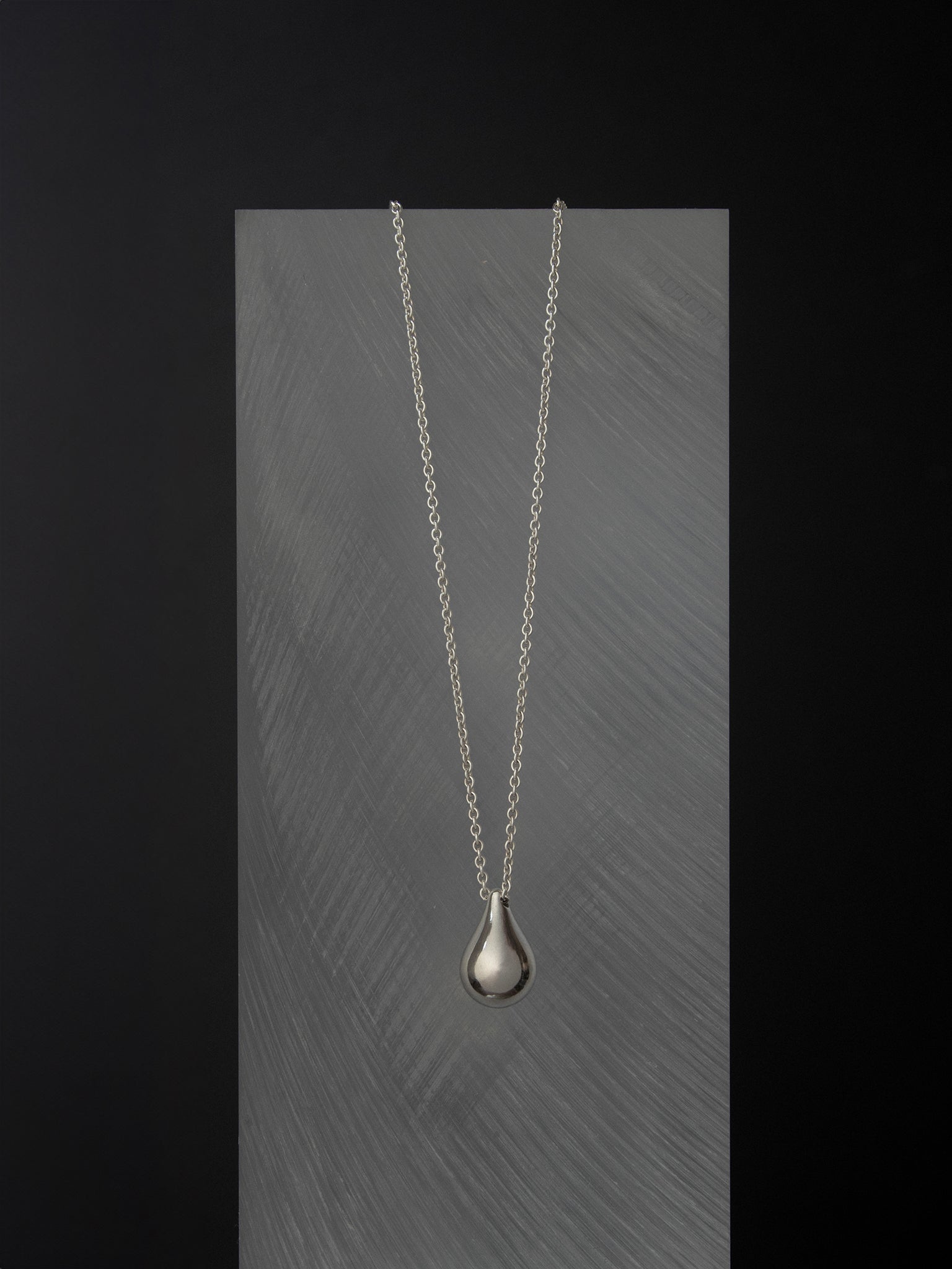 Droplet necklace