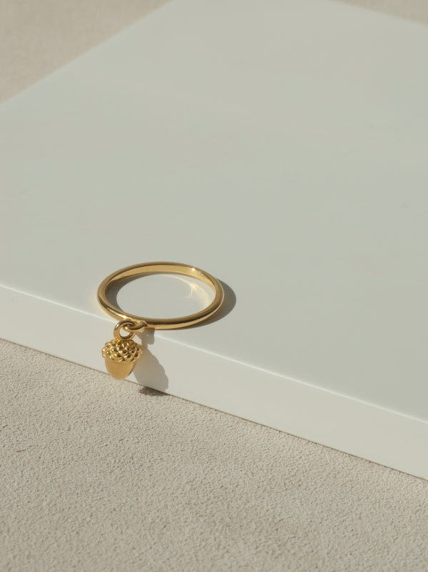 Acorn Charm Ring 18k - IDAMARI