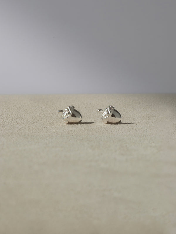 Acorn stud earrings - IDAMARI