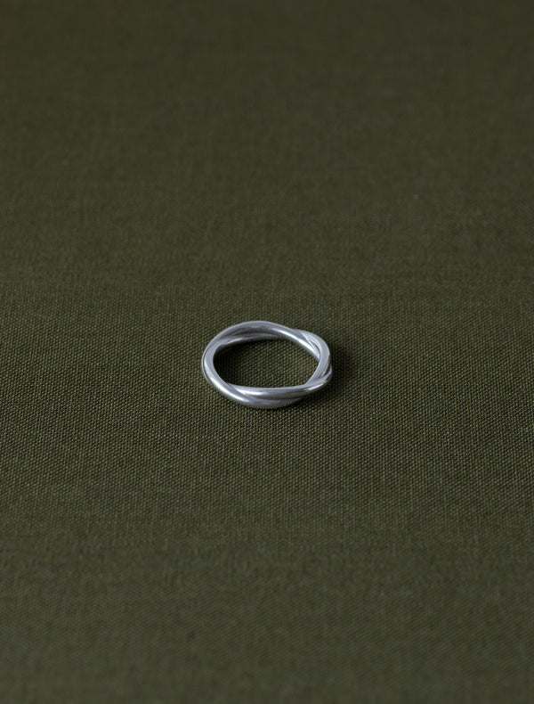 Intertwine Ring