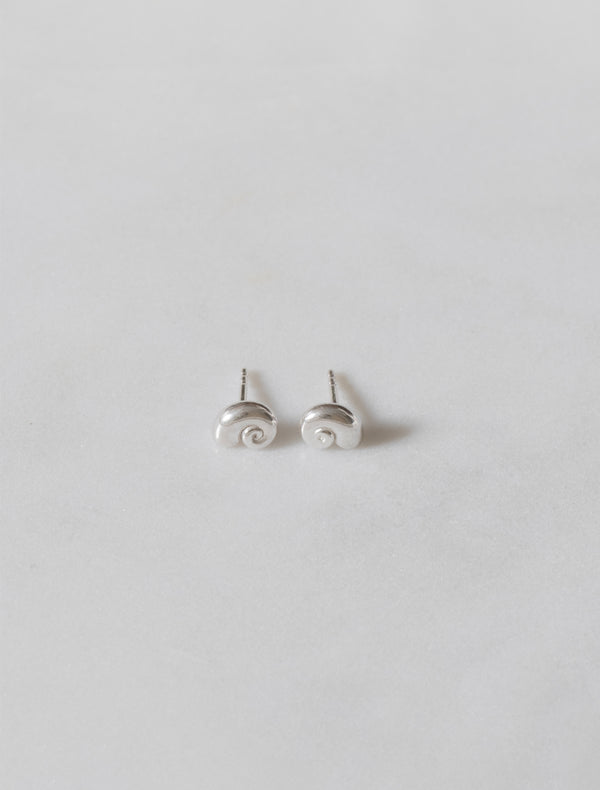 Nautilus stud earrings