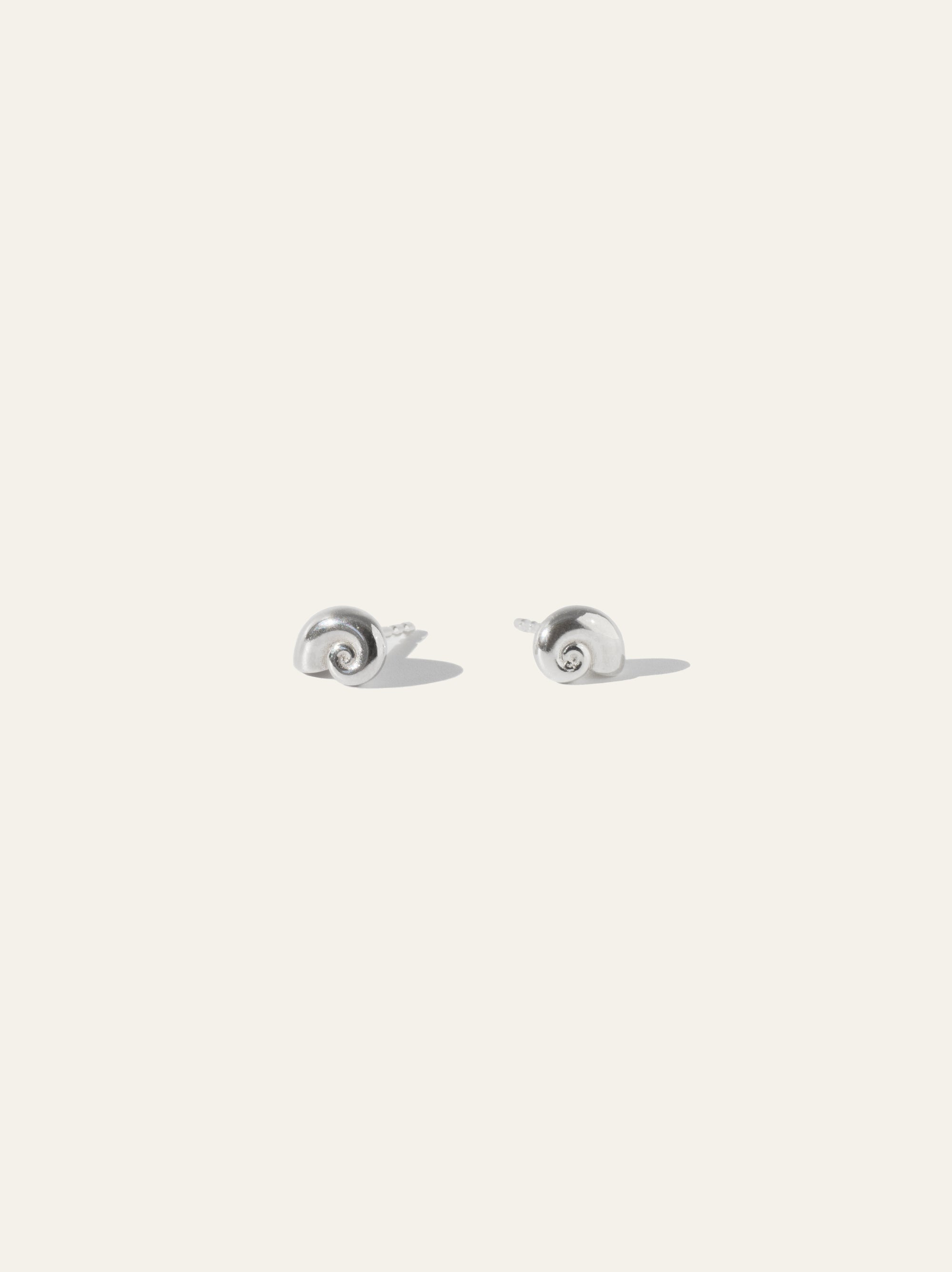 Nautilus stud earrings